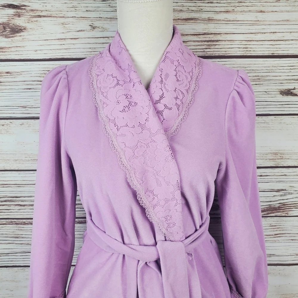 Vanity Fair Vintage Womens Medium Petite 2pc Velour Robe & Matching Nylon Gown